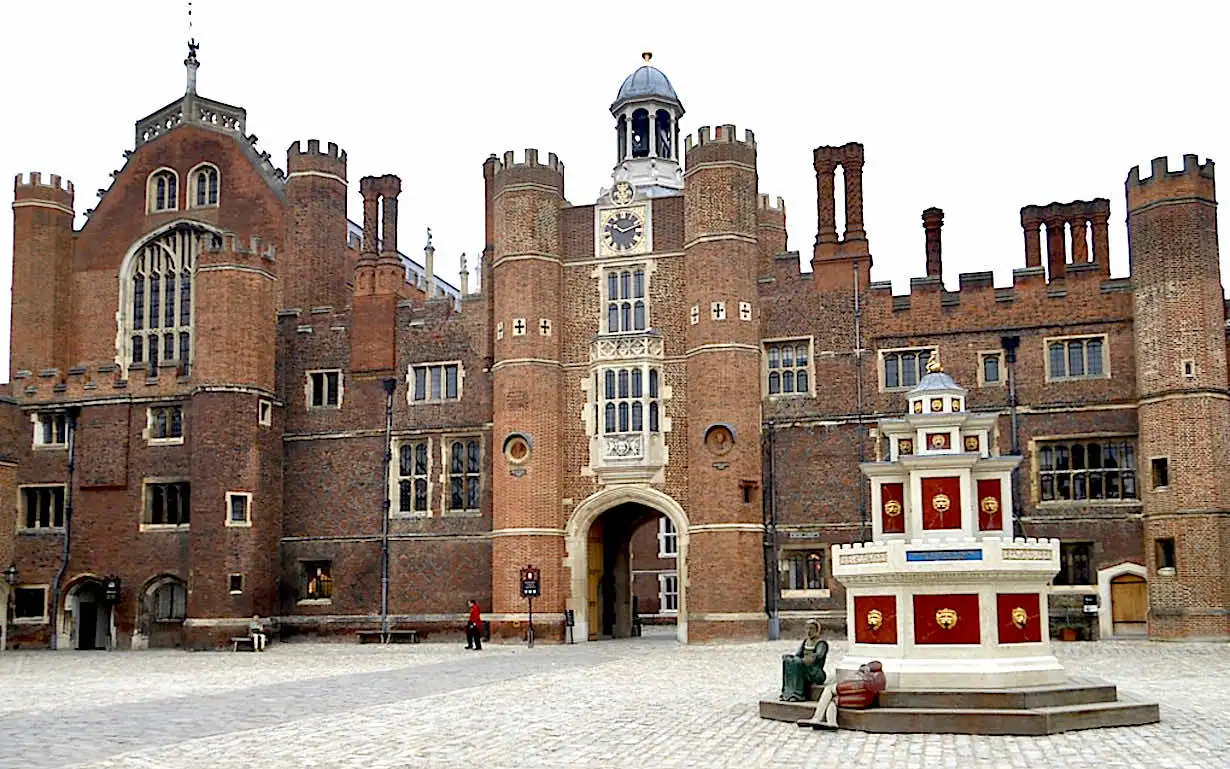 Wine Fountain in Base Court