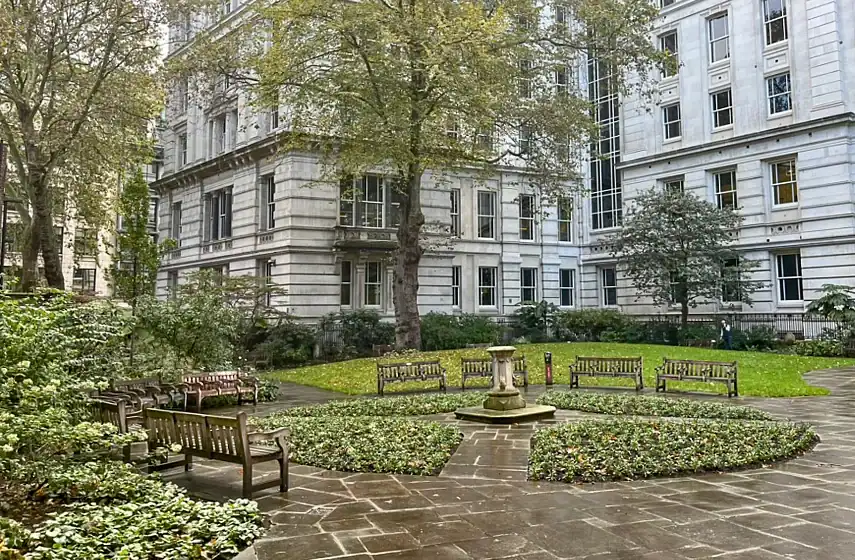 Benches and garden in Postman’s Park