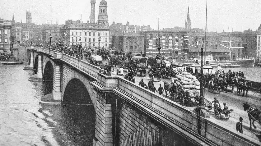 London Bridge still in its original position, around 1900