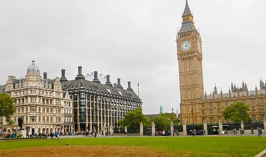 Big Ben across the other side of Parliament Square