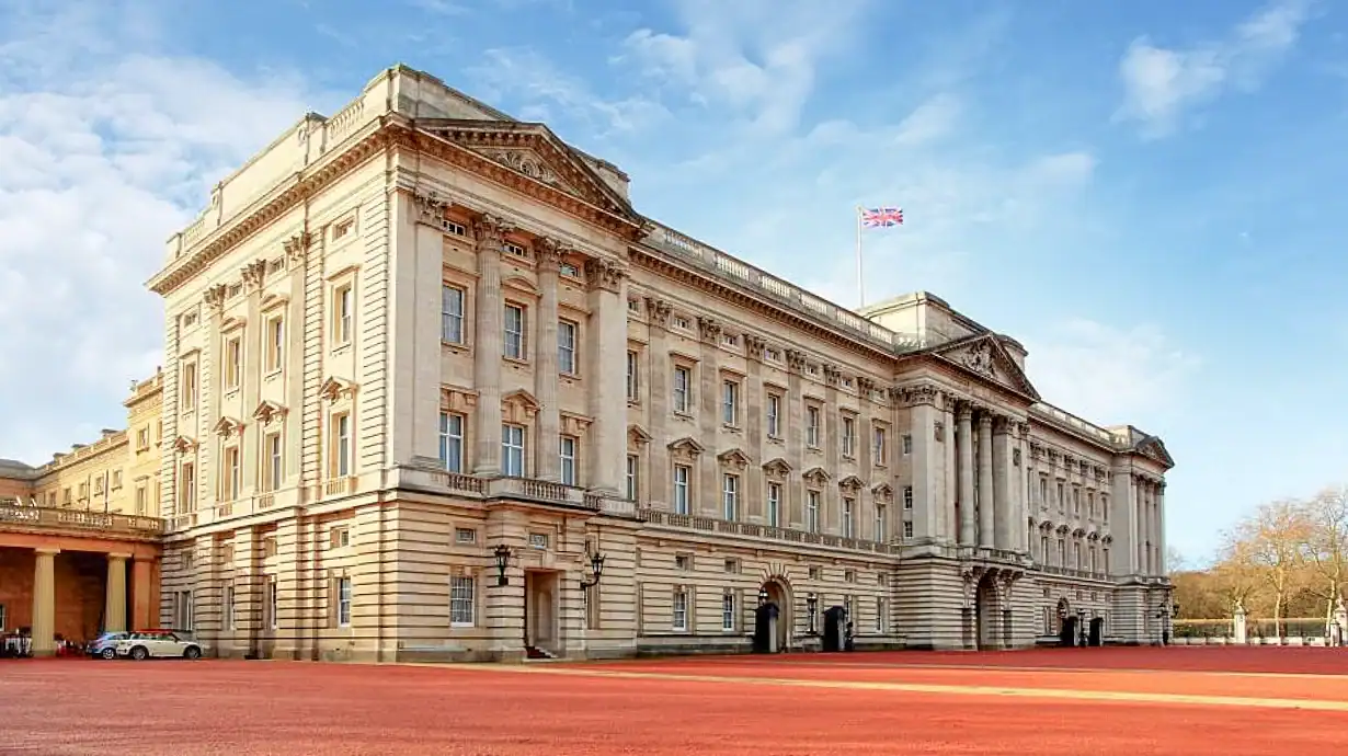 Day trip to Buckingham Palace & Windsor Castle