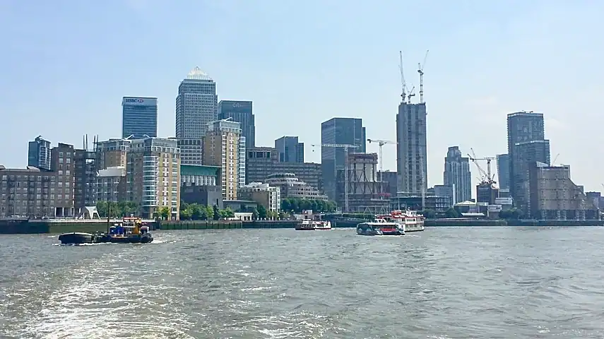 Approaching the skyscrapers at Canary Wharf