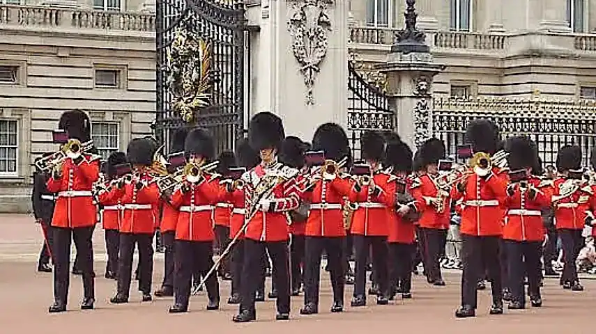 Soldiers marching out of Buckingham Palace
