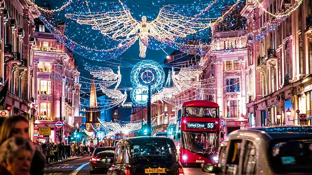 London Christmas Lights Tour by Vintage Bus Open Top