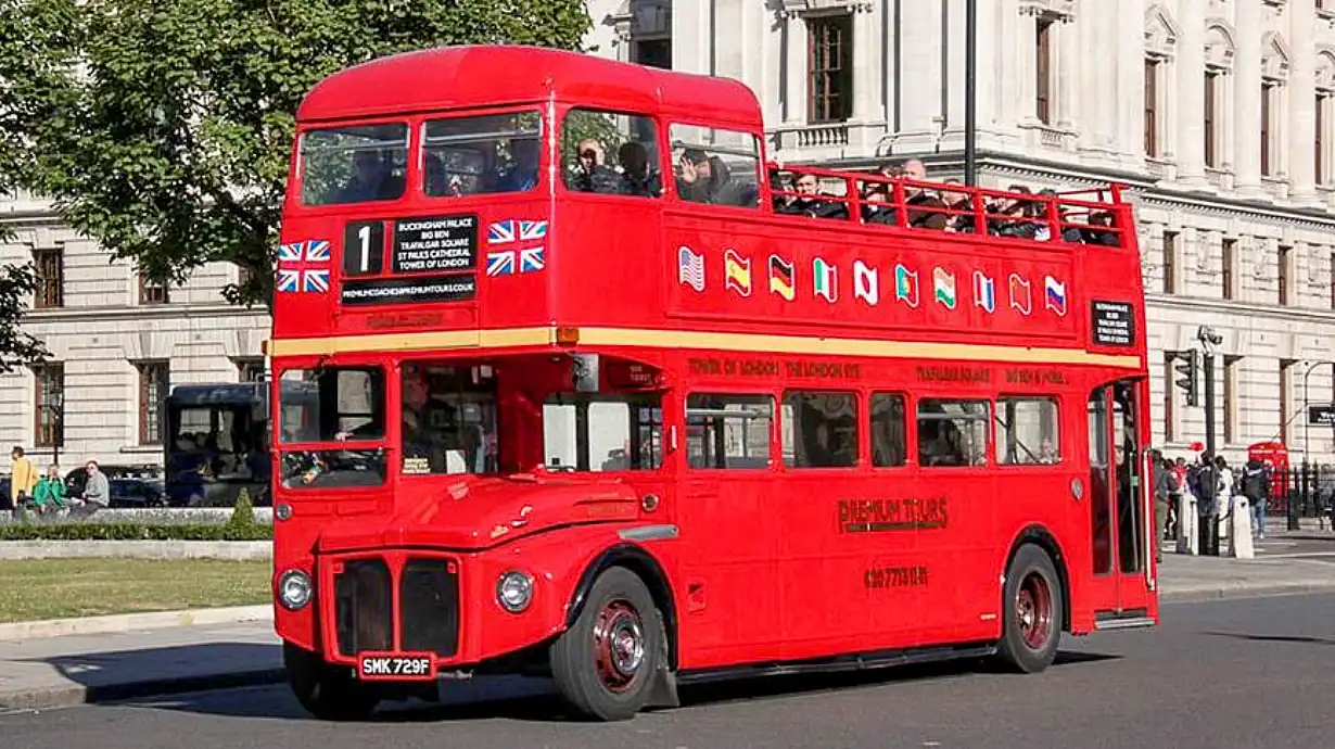 Vintage Bus Tour with River Cruise + Fish & Chips