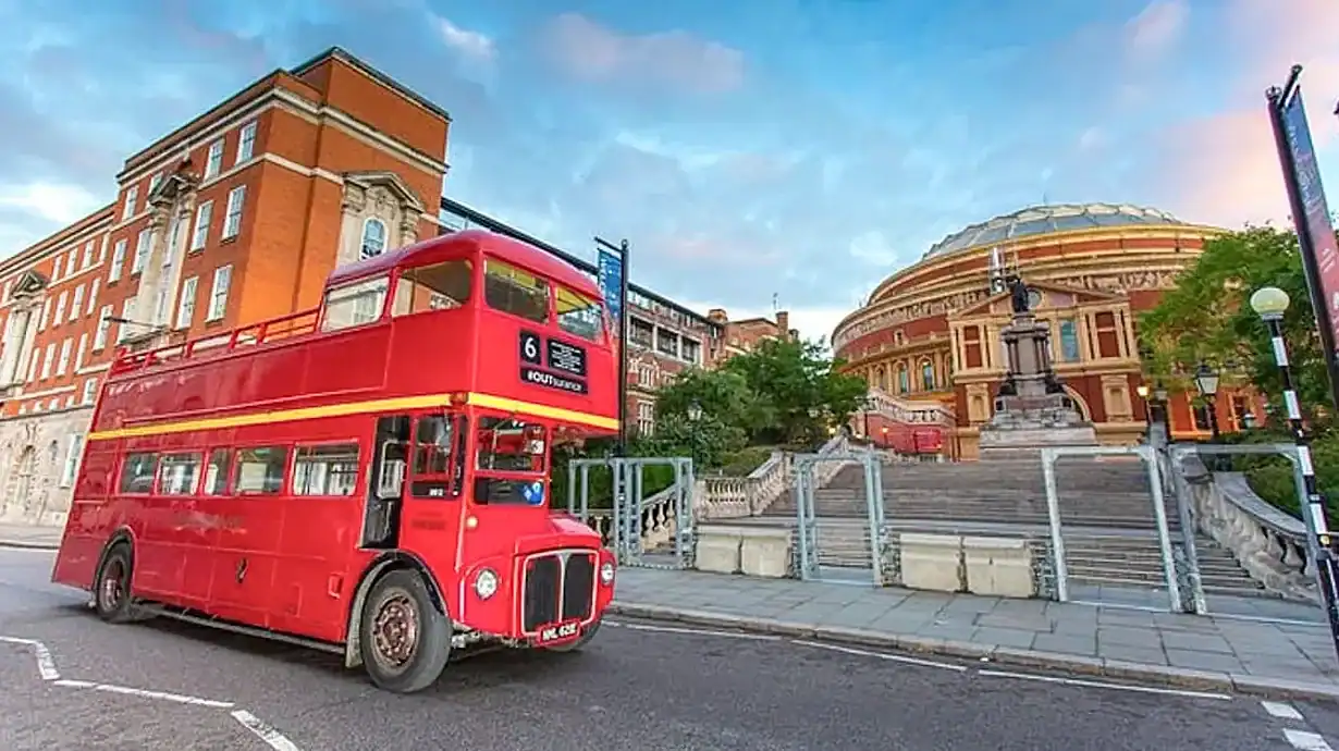 London Vintage Bus Tour with Cream Tea at Harrods