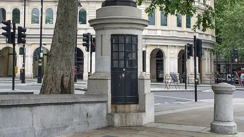 London's smallest police station in Trafalgar Square