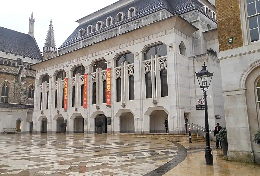 Boundary of the Roman Amphitheatre on Guildhall forecourt