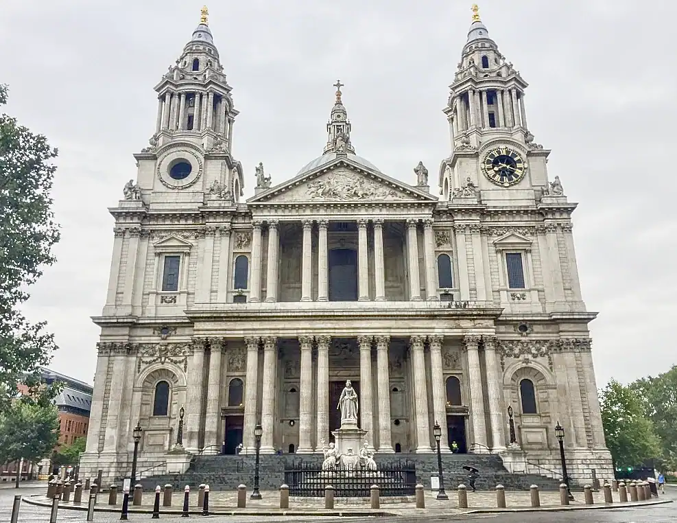 The front steps of St. Paul's Cathedral