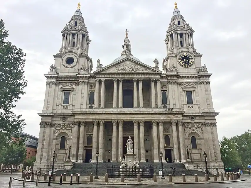 The front steps of St. Paul's Cathedral