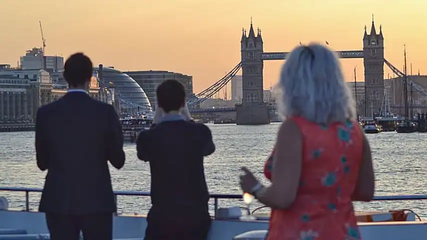 Sailing towards Tower Bridge on the Evening Jazz Cruise