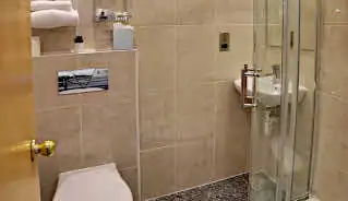 Best Western Corona Hotel bathroom
