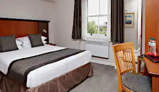 Best Western Corona Hotel bedroom
