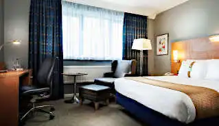 Holiday Inn Bloomsbury Hotel bedroom