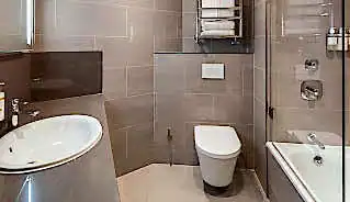 Radisson Blu Edwardian Mercer Street Hotel bathroom