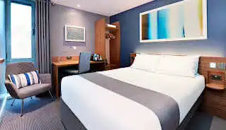Travelodge Covent Garden Hotel bedroom